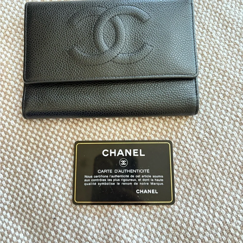CHANEL Caviar Skin Tri-Fold Wallet Flap Wallet Black